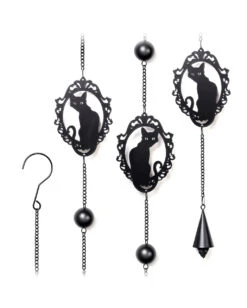 Katzen Silhouette Metall Windspiel Hängedeko 5 Katzen Silhouette Metall Windspiel Hängedeko -Halloween Serien Geschäft katzen silhouette windspiel und haengedeko gothic und halloween wohnungsdeko alchemy england feline wind chime 52747