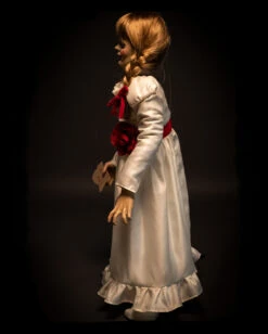 Lizenzierte Annabelle Puppe Lebensgroß 100 Cm 5 Lizenzierte Annabelle Puppe Lebensgroß 100 Cm -Halloween Serien Geschäft lizenzierte annabelle puppe lebensgross 100 cm 38026 2
