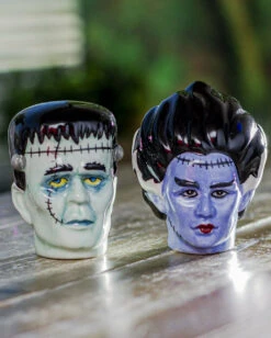 Frankenstein Pärchen Salz & Pfefferstreuer -Halloween Serien Geschäft mr und mrs frankenstein salz und pfefferstreuer mr and mrs frankenstein salt and pepper shakers 51637 03