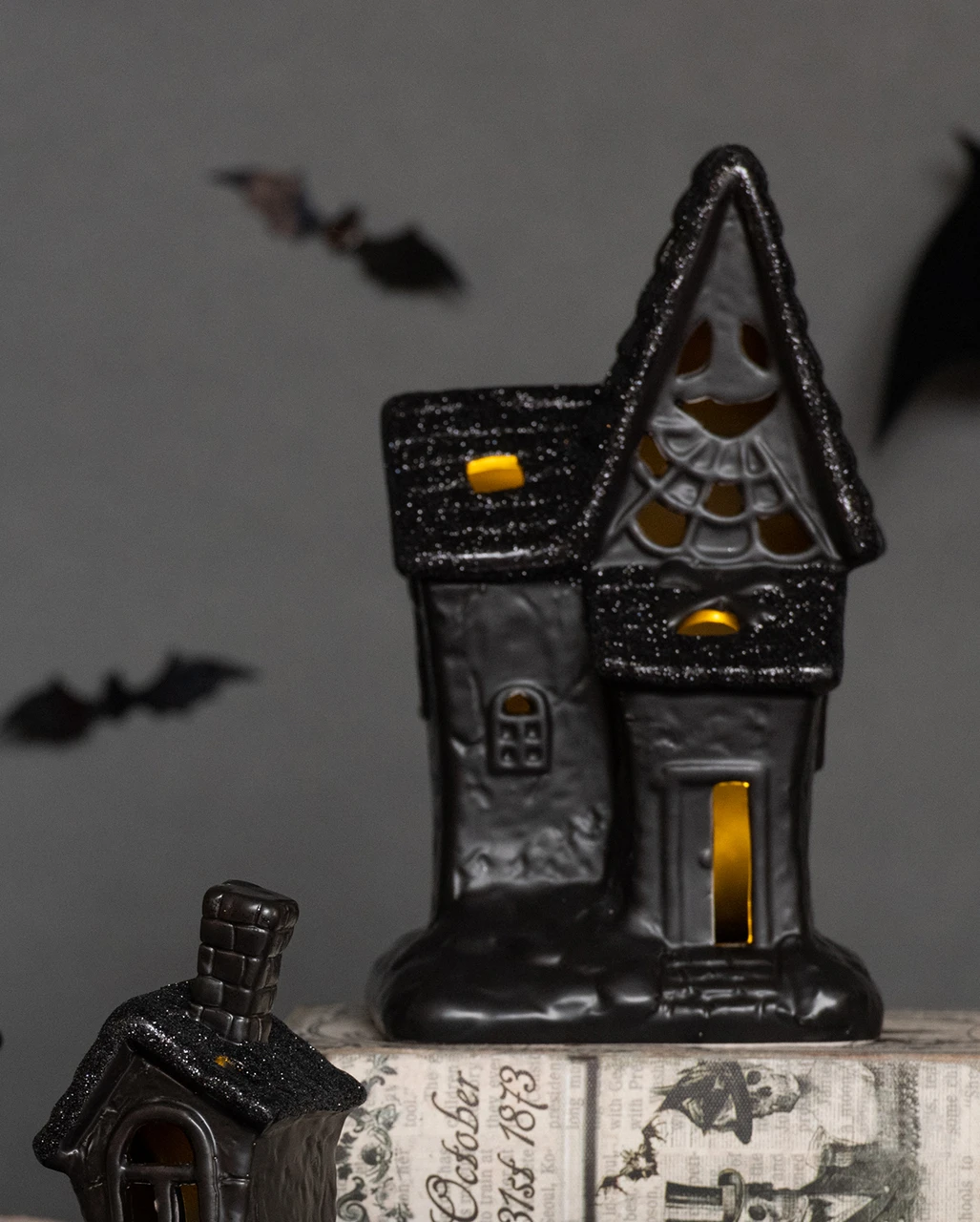 Beleuchtete Glitzer Spukendes Geisterhaus Deko 2 Beleuchtete Glitzer Spukendes Geisterhaus Deko – Bild 2