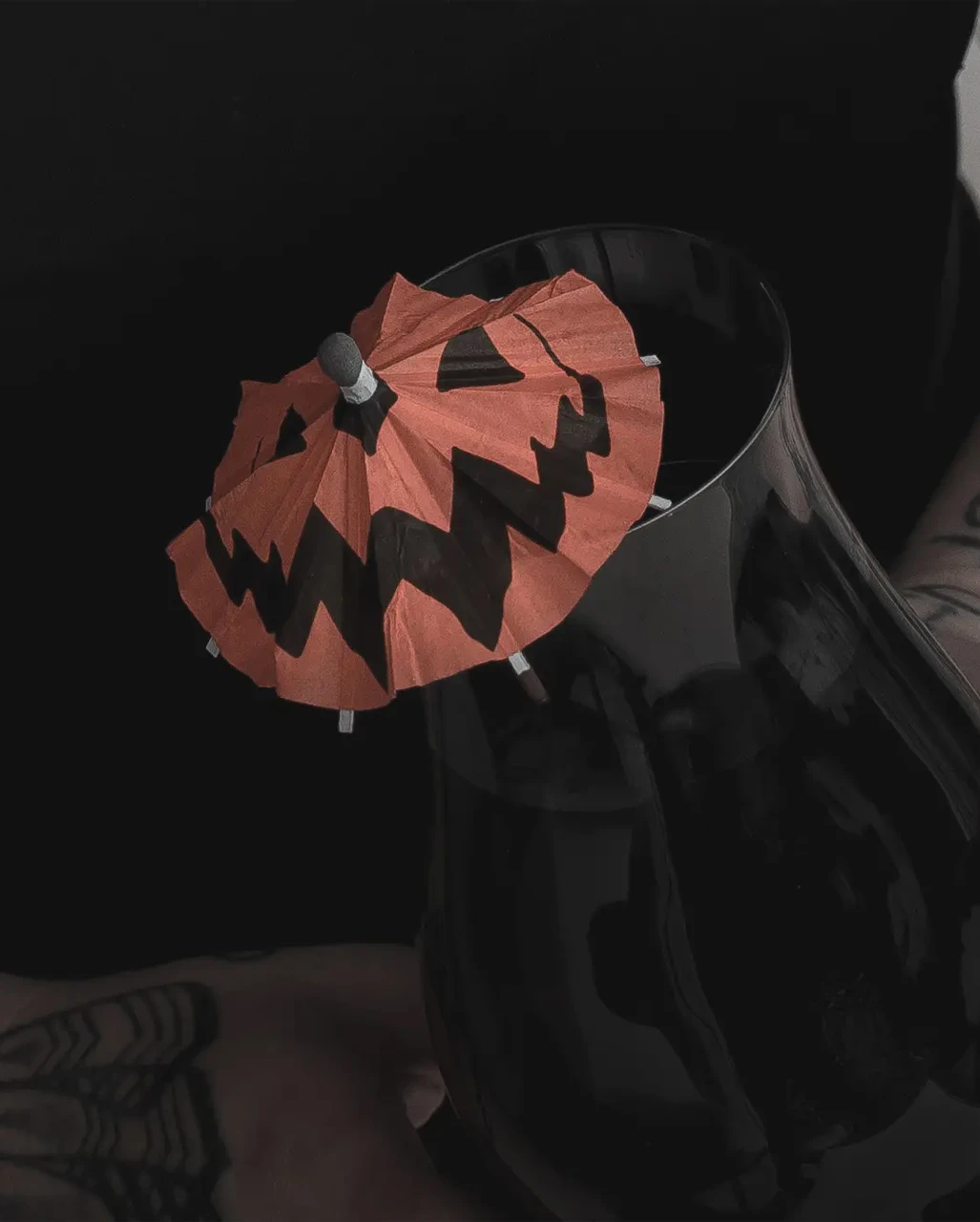 Creepy Pumpkin Cocktailschirmchen 15 St. 2 Creepy Pumpkin Cocktailschirmchen 15 St. – Bild 2